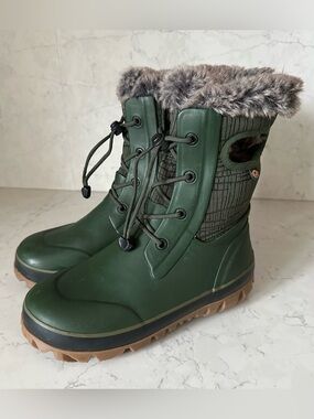 BOGS Arcata Winter Boots (Size 5)